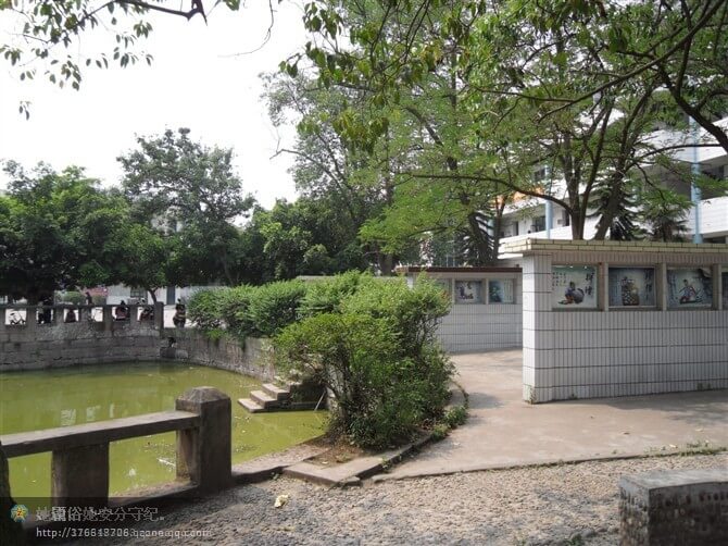 四川省自貢市牛佛中學校校園風采