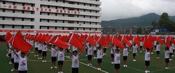 四川省通江縣鐵佛中學院校環(huán)境
