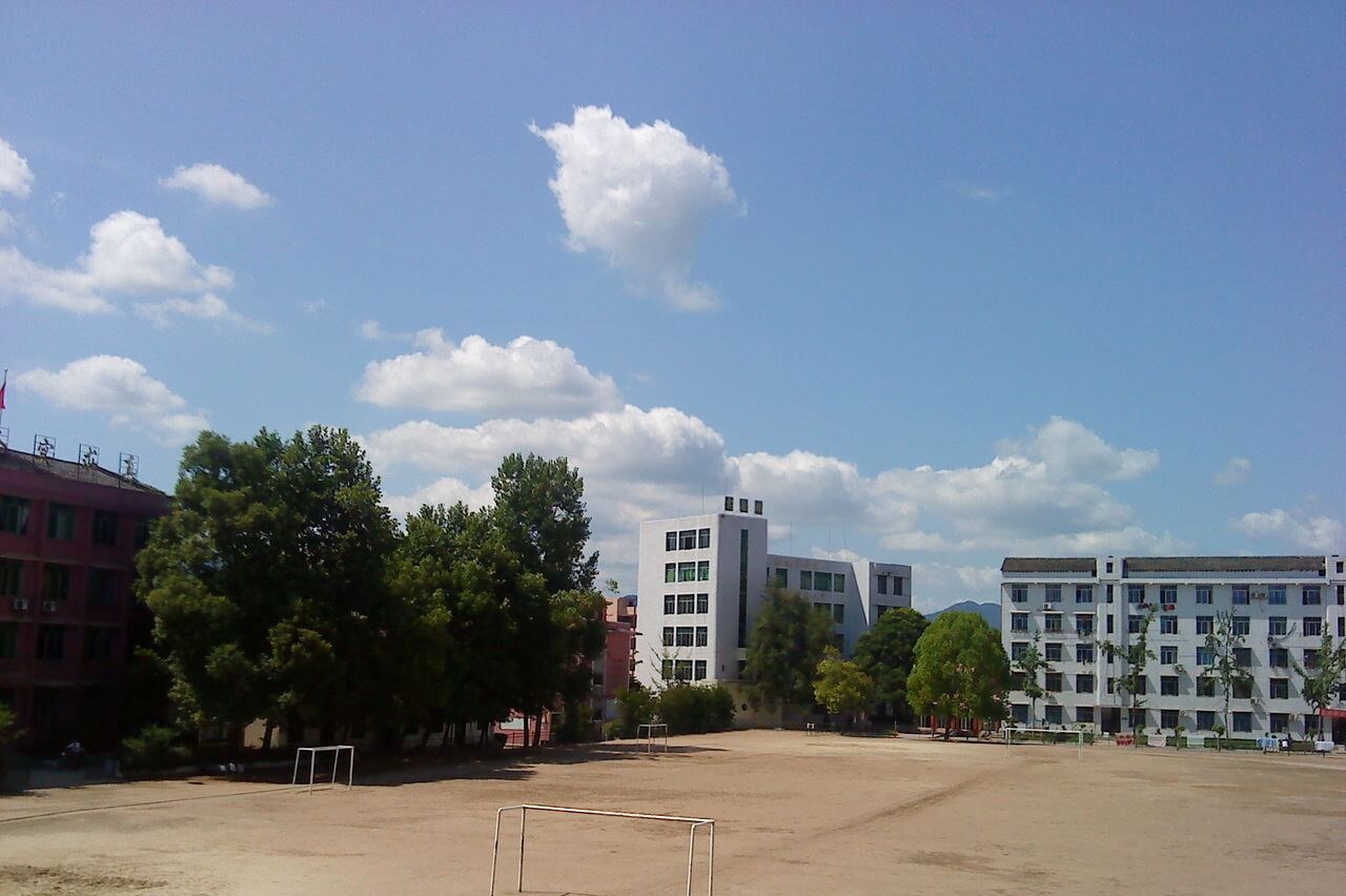 任市中學校園風采