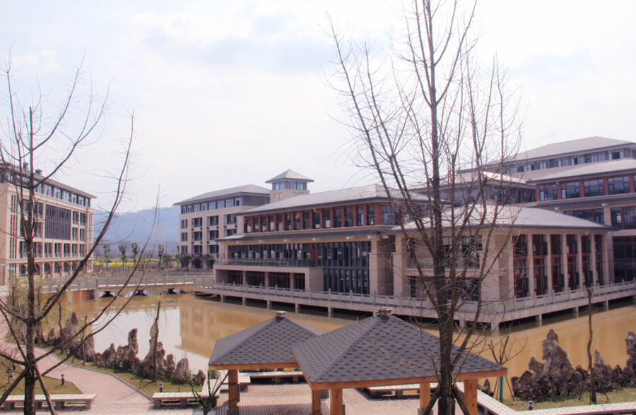 蒲江中學(xué)院校環(huán)境