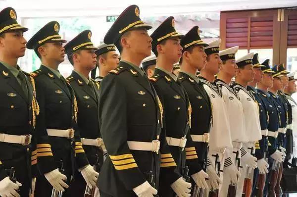 北大成都附屬實驗學校：【八一建軍節(jié)】致敬最可愛的人！