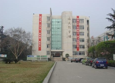 四川師范大學(xué)附屬中學(xué)校園風(fēng)采
