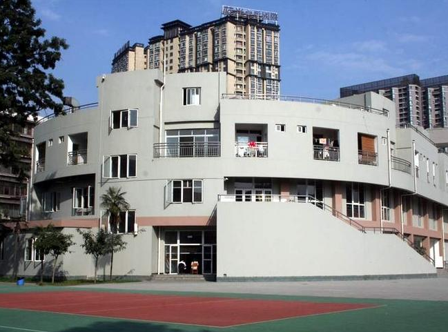 成都市鹽道街中學(xué)發(fā)展前景怎么樣？