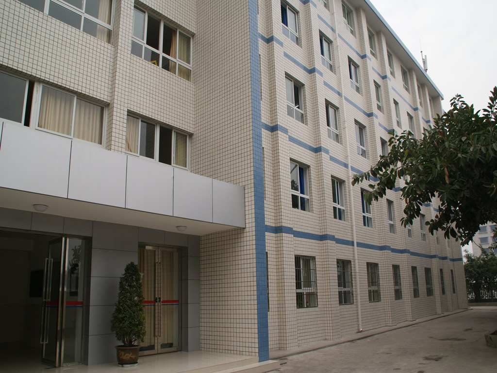 攀枝花市體育中學(xué)學(xué)校環(huán)境如何？