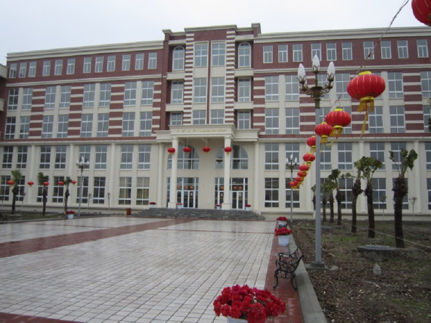 四川師范大學(xué)附屬第三實(shí)驗(yàn)中學(xué)聯(lián)系電話(huà)是多少？