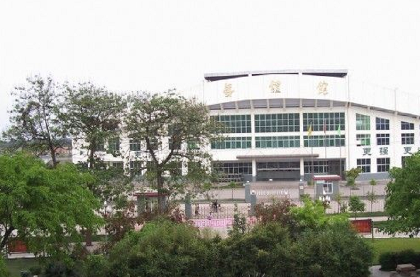 三岔中學(xué)聯(lián)系方式是多少？