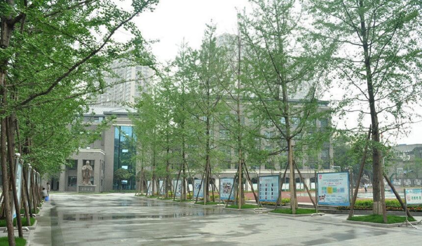 成都樹德中學(xué)光華校區(qū)地理位置在哪里？