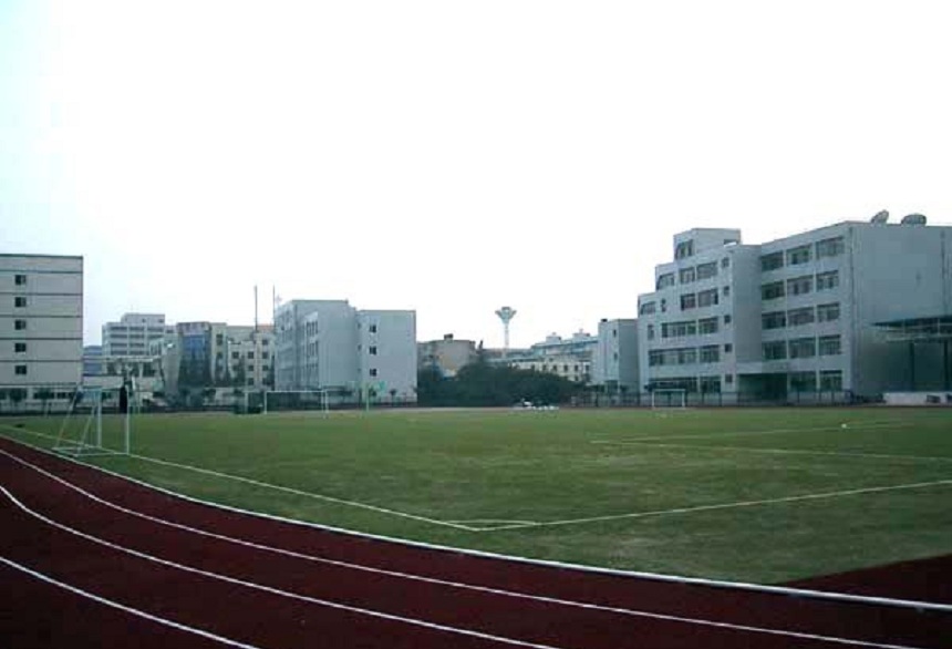 成都第二十中學校園環(huán)境好不好、怎么樣？