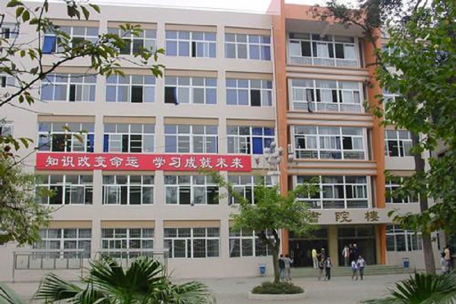 新都二中校園環(huán)境怎么樣？