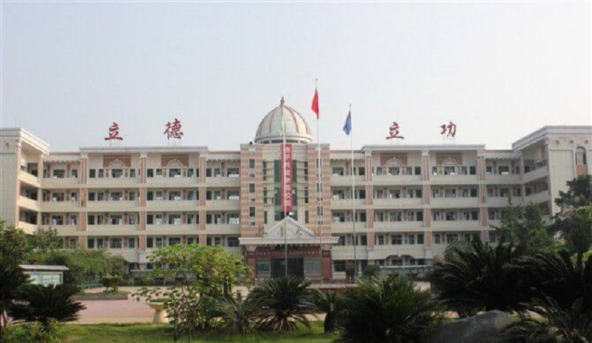 資陽中學(xué)環(huán)境好不好？