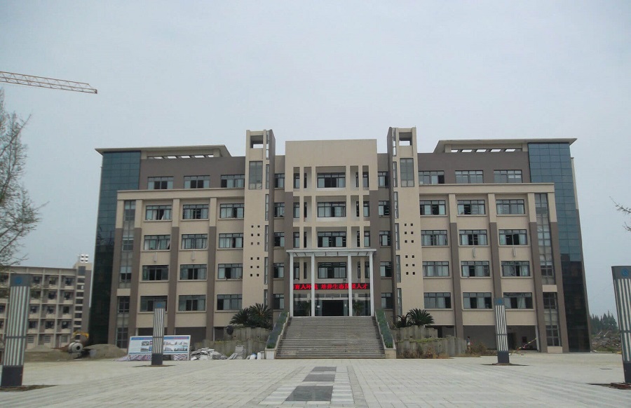 眉山車城中學(xué)這所學(xué)校怎么樣？