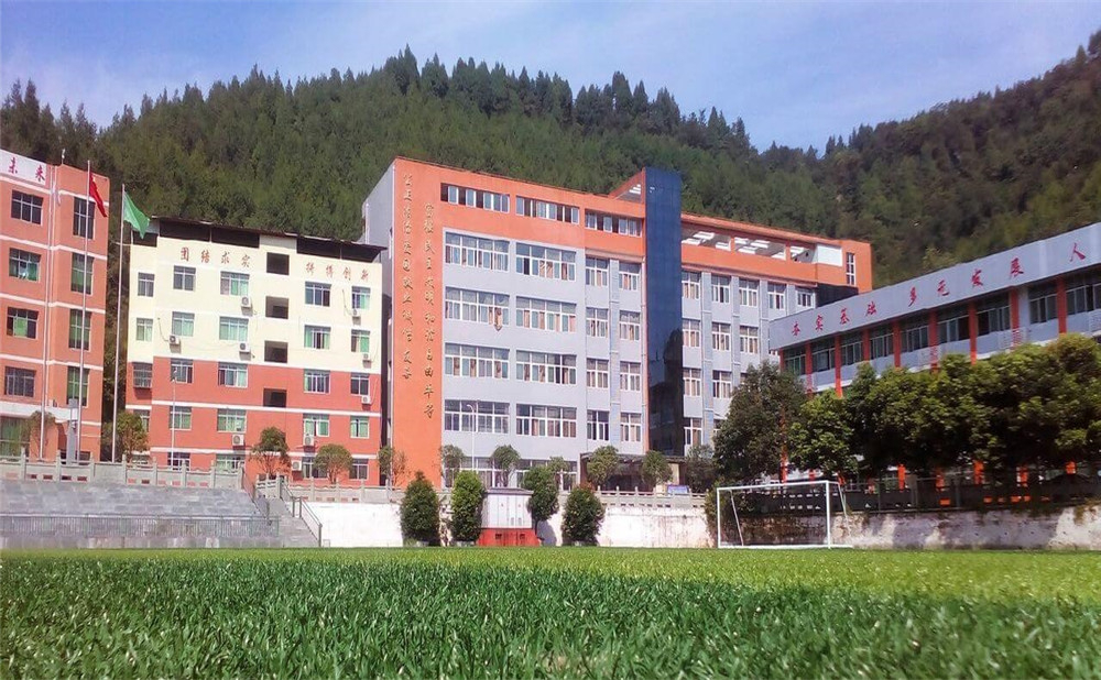 平昌縣駟馬中學(xué)學(xué)校環(huán)境怎么樣？