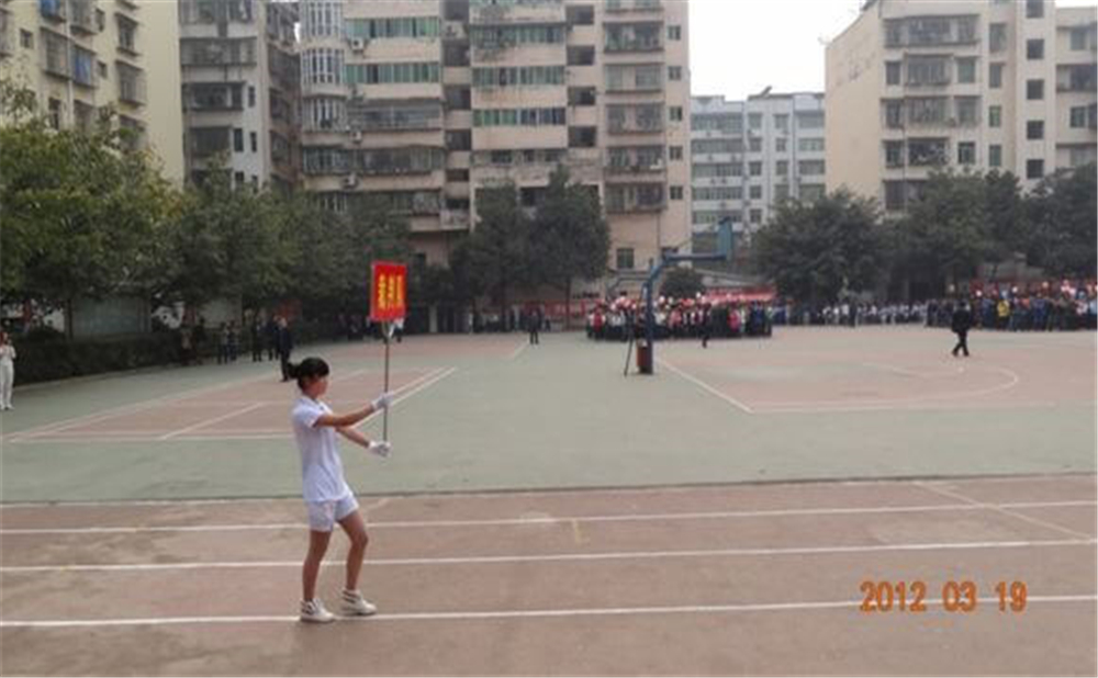 巴中六中學(xué)校環(huán)境怎么樣？