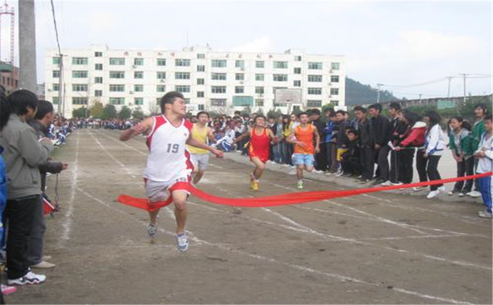 花叢中學(xué)學(xué)校詳細(xì)地址在什么地方？