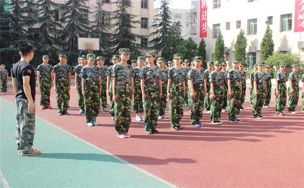 巴中市第七中學(xué)學(xué)校詳細(xì)地址在什么地方？