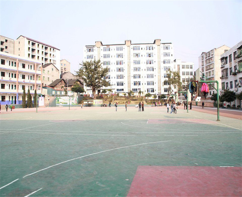 渠縣清溪中學(xué)學(xué)校環(huán)境怎么樣？