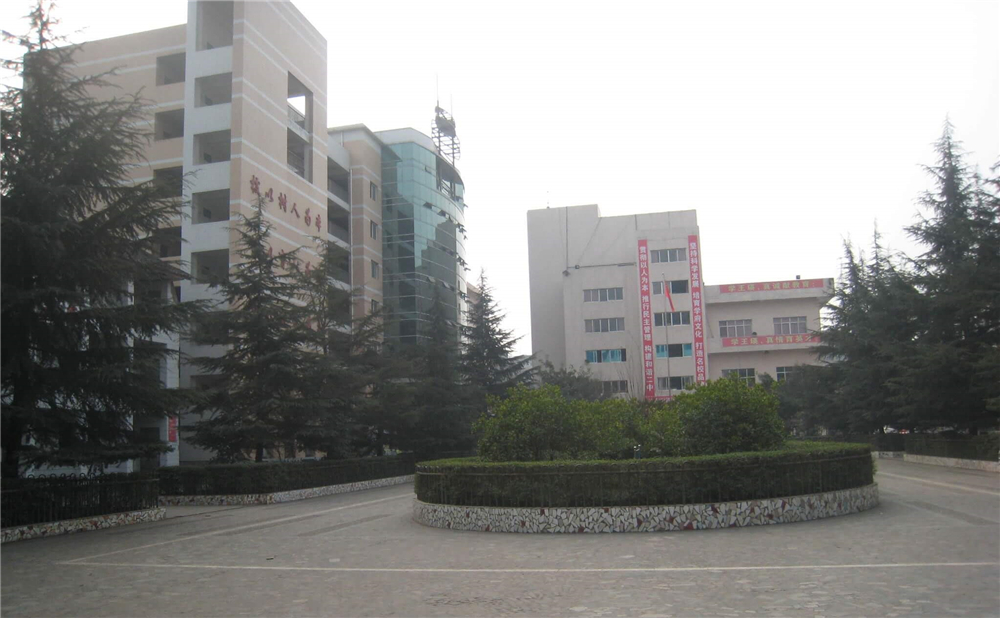 巴中市第二中學(xué)學(xué)校環(huán)境如何？