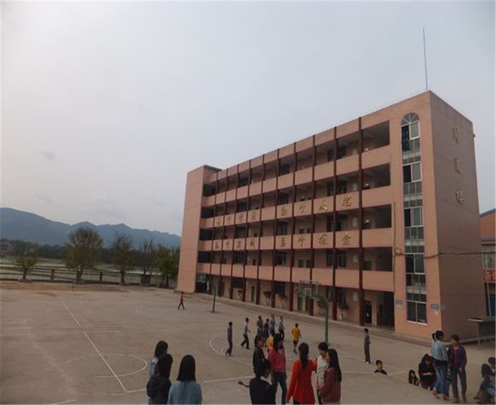 開(kāi)江縣任市中學(xué)的詳細(xì)地址在什么地方？