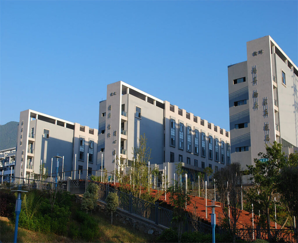 四川省米易學(xué)校招辦電話(huà)是多少？