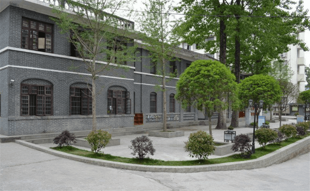 閬中市柏埡中學(xué)學(xué)校環(huán)境怎么樣？