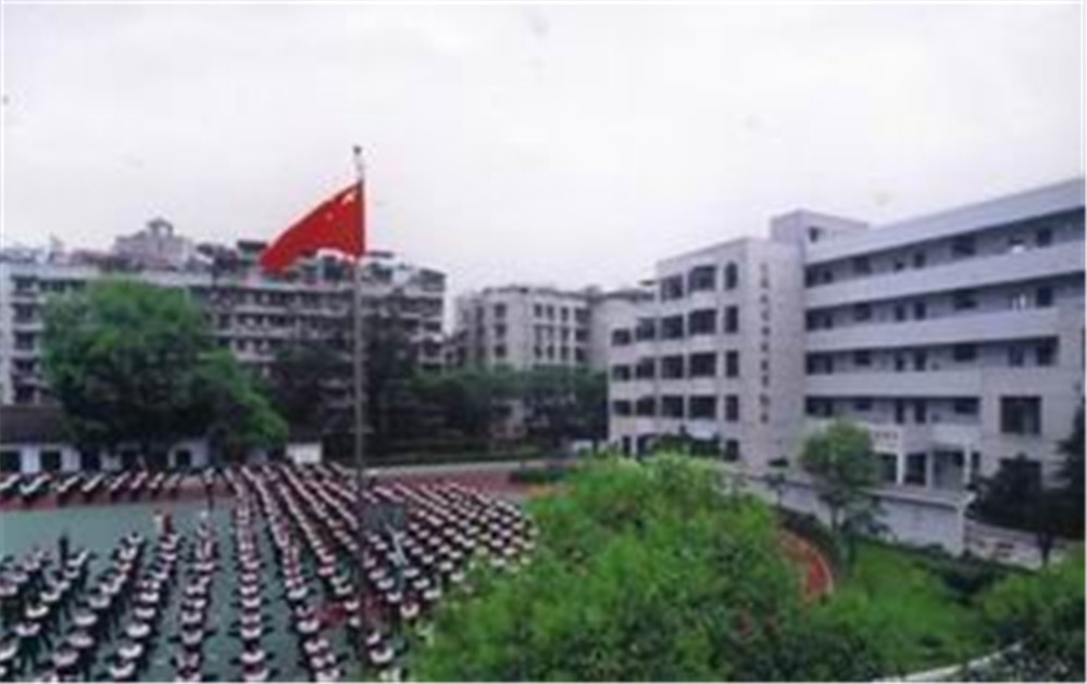 成都第十七中學(xué)高中部錄取分?jǐn)?shù)線是多少？
