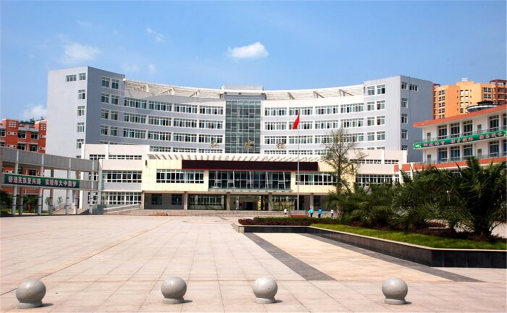 簡陽中學(xué)的高中部錄取分數(shù)是多少？