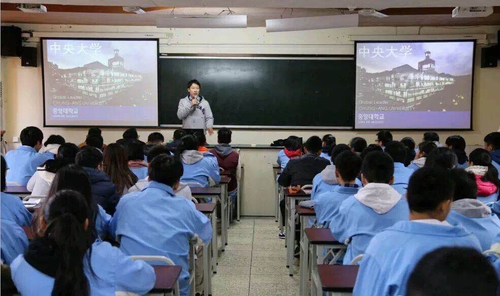 通錦中學(xué)的錄取分?jǐn)?shù)線(xiàn)是多少？