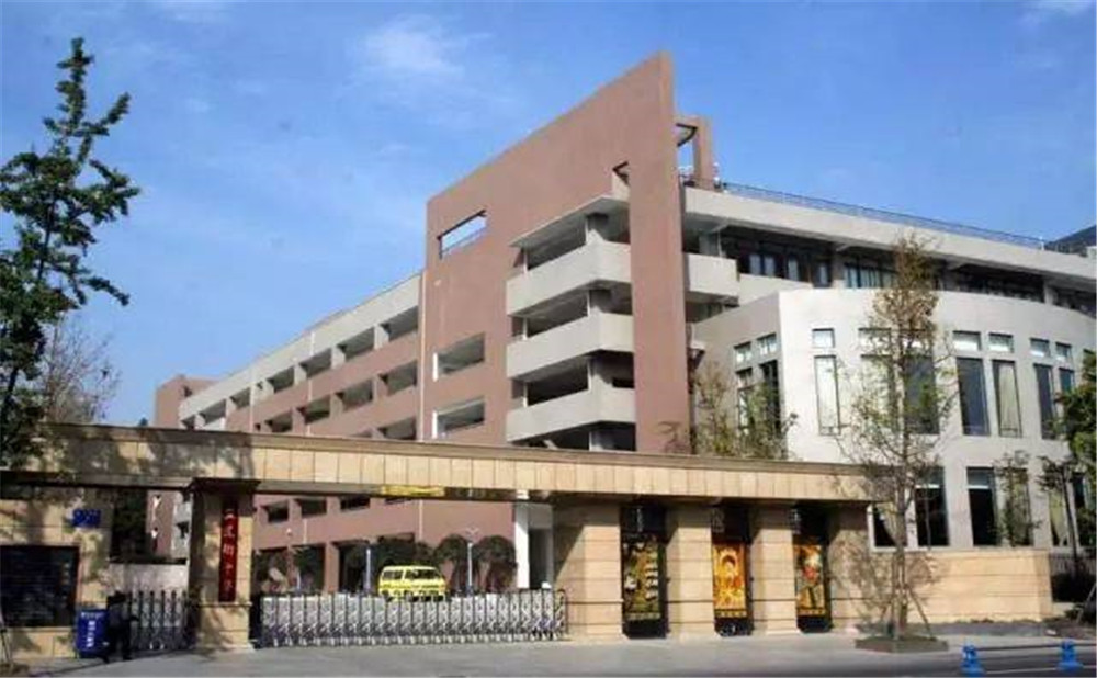成都市田家炳中學(xué)2020年招生計劃是多少？