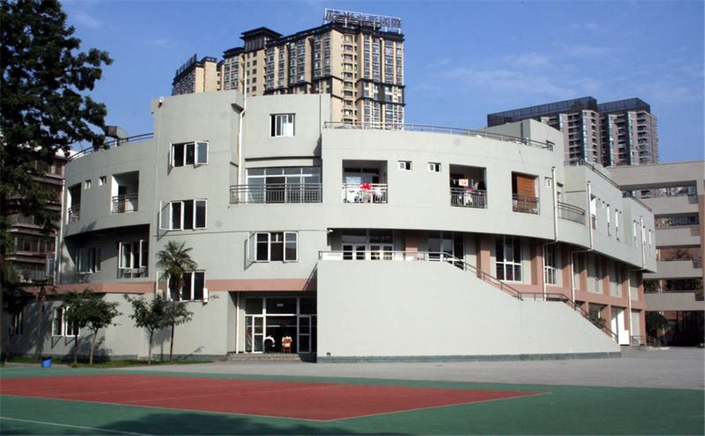 成都市鹽道街中學(xué)的老師怎么樣？