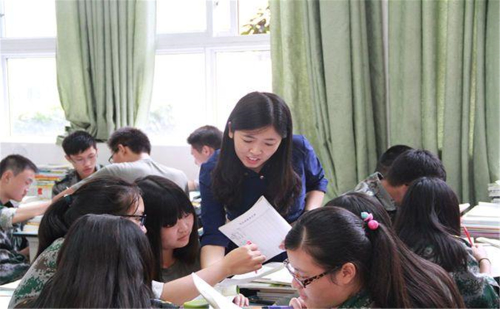 八一聚源高級(jí)中學(xué)的老師怎么樣？
