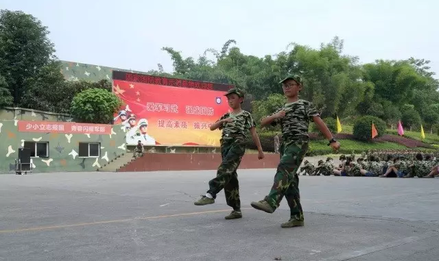 蒲江中學(xué)的一年學(xué)費(fèi)是多少錢？