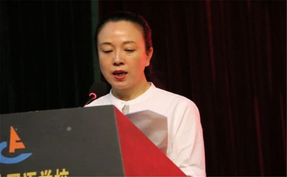 成都外國語學(xué)校的學(xué)費是多少是多少？