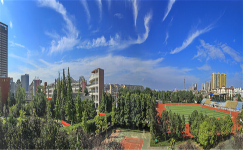 成都市龍泉中學的高中住宿怎么樣？