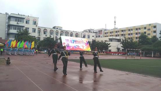 西南交通大學(xué)附屬中學(xué)高中一年的學(xué)費(fèi)是多少？