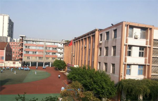 通錦中學(xué)的本科升學(xué)率是多少？