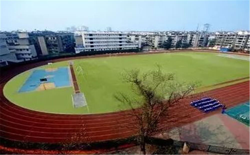 成都實(shí)外新都五龍山學(xué)校的住宿怎么樣？