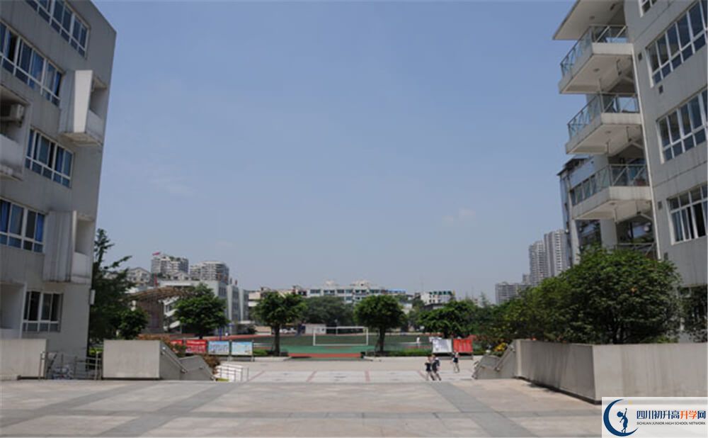 成都鐵路中學(xué)高中本部的錄取分?jǐn)?shù)是多少？