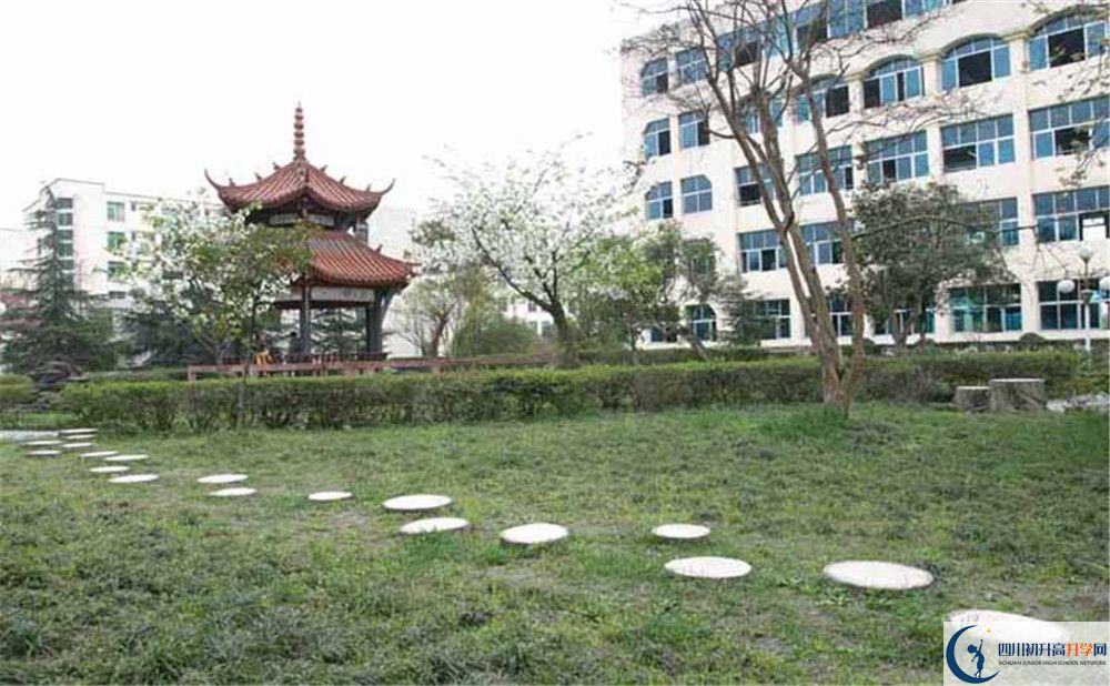 都江堰外國語實驗學(xué)校實驗班怎么樣？