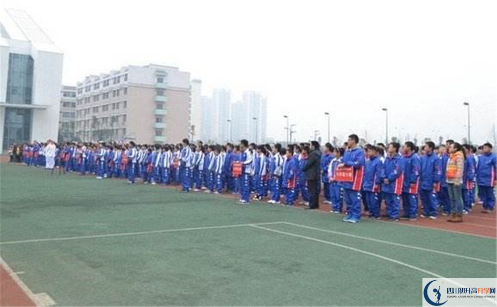 成都石室蜀都中學(xué)的學(xué)費(fèi)收費(fèi)標(biāo)準(zhǔn)是多少？