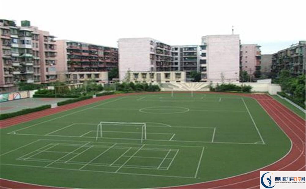 成都列五中學(xué)一學(xué)期的學(xué)費(fèi)是多少錢(qián)？