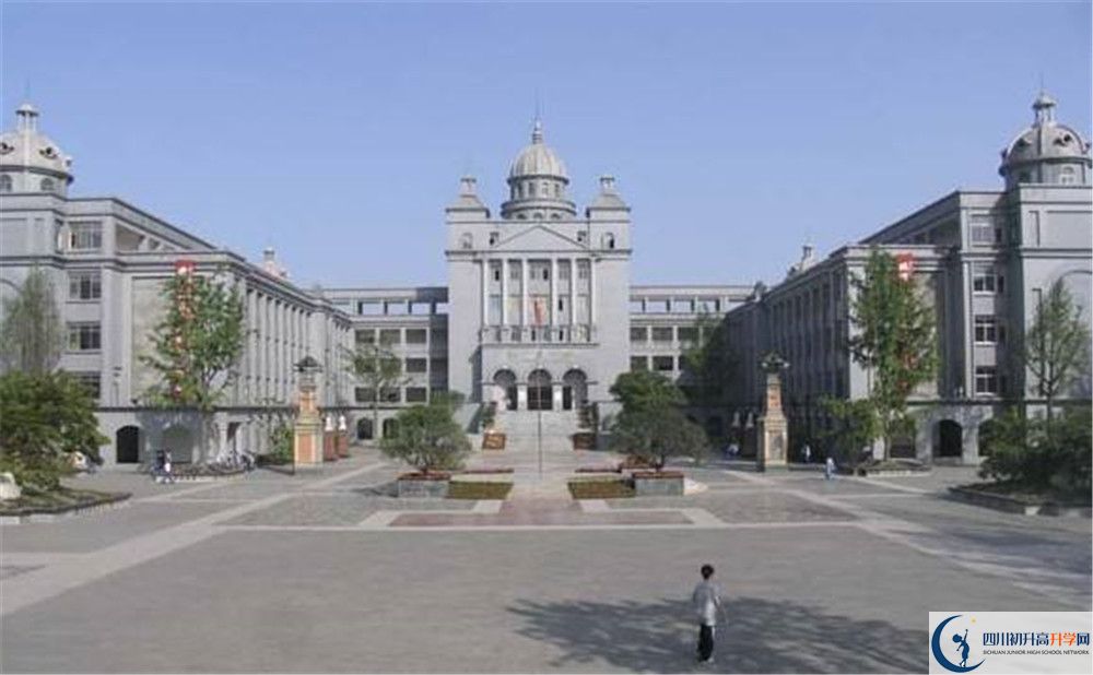 成都石室外國(guó)語(yǔ)學(xué)校的分?jǐn)?shù)線數(shù)多少？