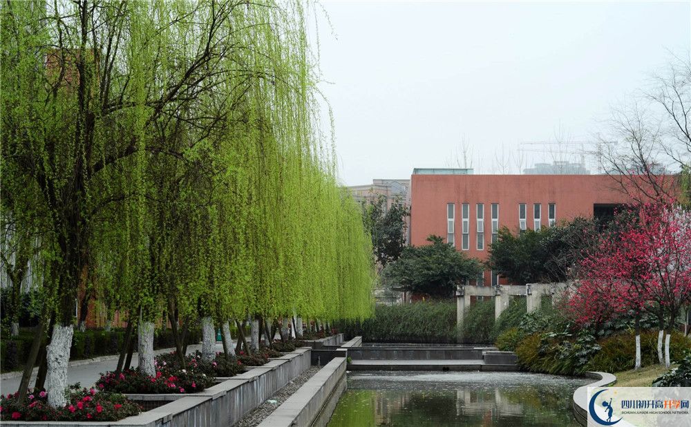上香城中學(xué)的分數(shù)線是多少？