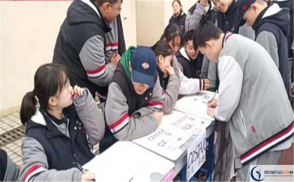 北大附中成都新津?yàn)槊鲗W(xué)校的學(xué)費(fèi)一期是多少？