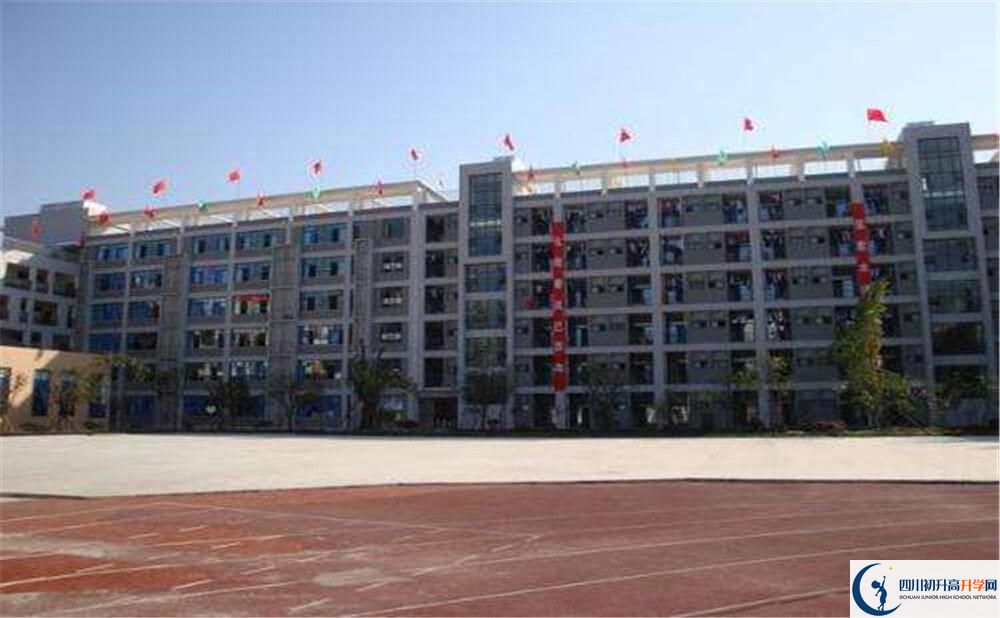 成都十二中（四川大學(xué)附屬中學(xué)）的分數(shù)線大概是多少分？