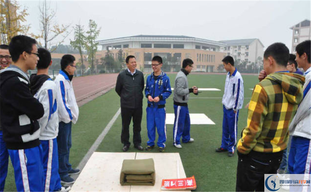 八一聚源高級中學(xué)高中歷年來的分?jǐn)?shù)線是多少？
