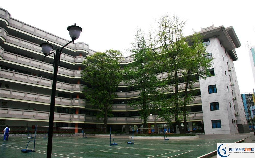 石室天府中學(xué)的學(xué)校地址在哪里？