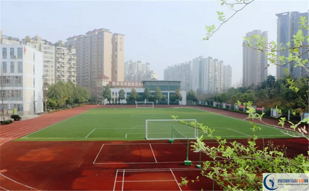 成都市第三中學(xué)初升高向外地招生嗎？
