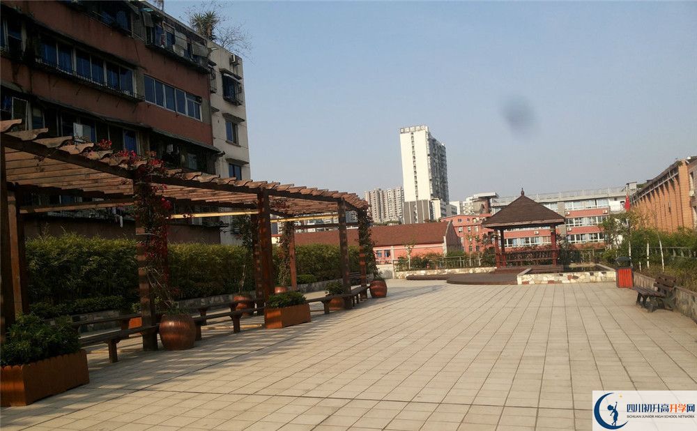 通錦中學住宿的費用是多少？