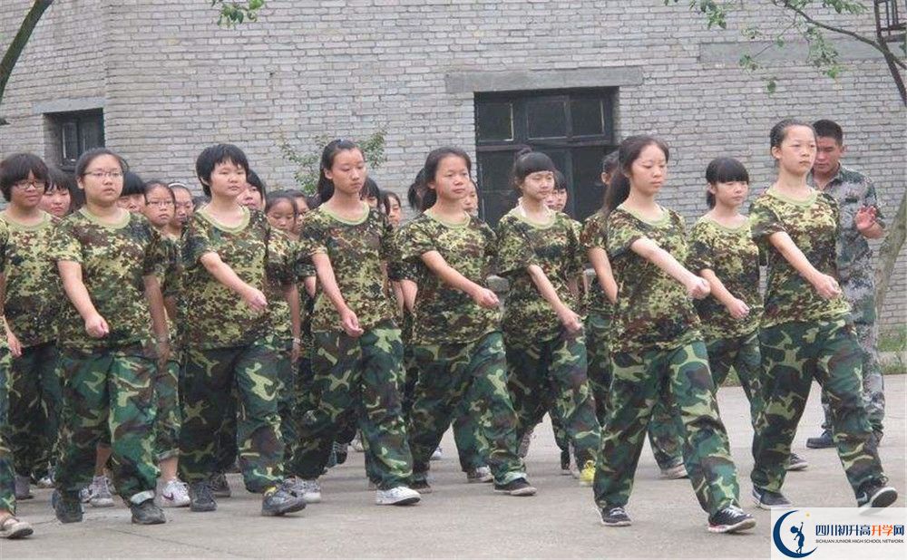 成都市鹽道街中學(xué)高中住宿怎么樣？