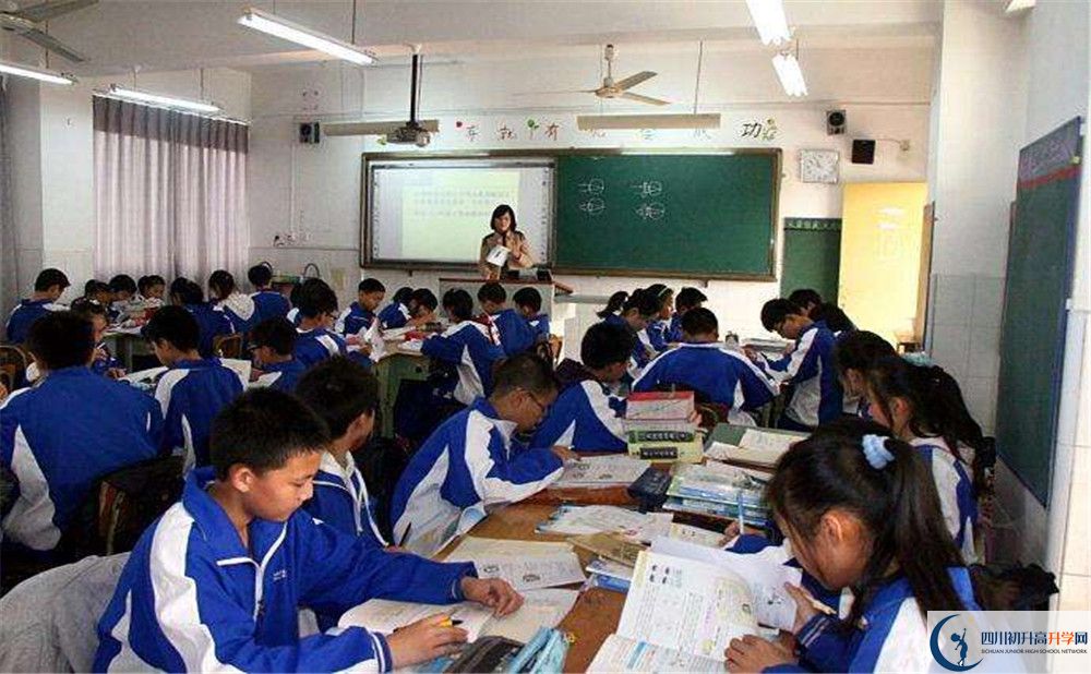成都市第三十八中學高中住宿怎么樣？
